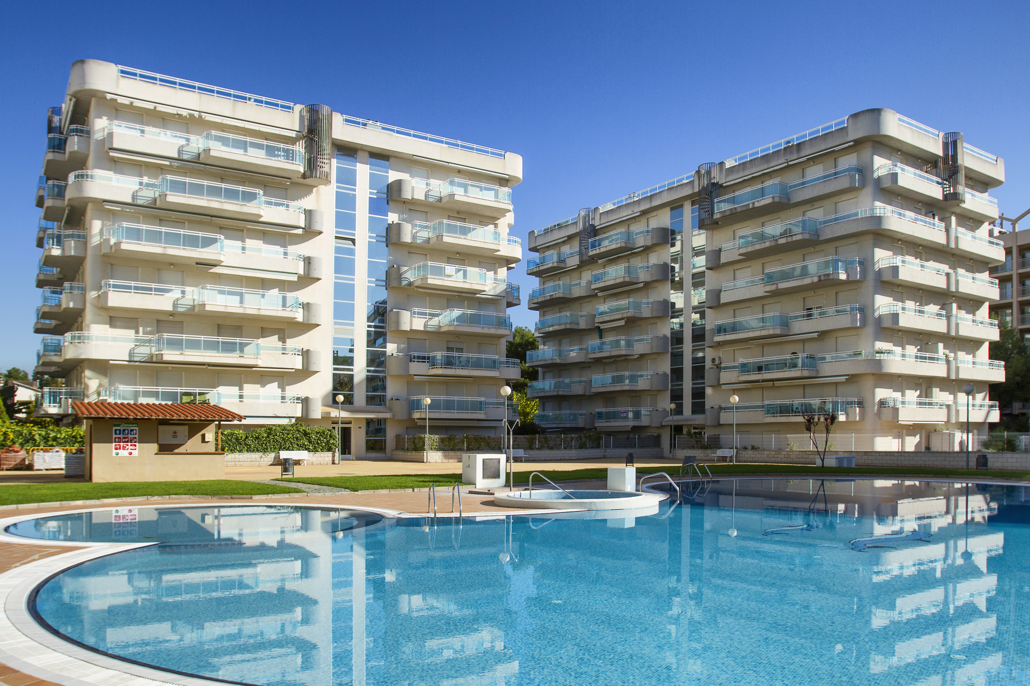 Apartments Larimar Salou Rentalmar Families Only