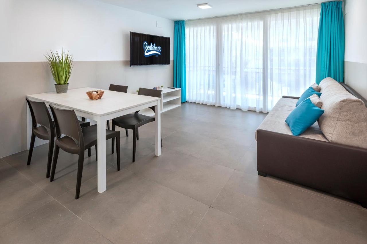 Rentalmar Salou Playa Family Suites & Pool