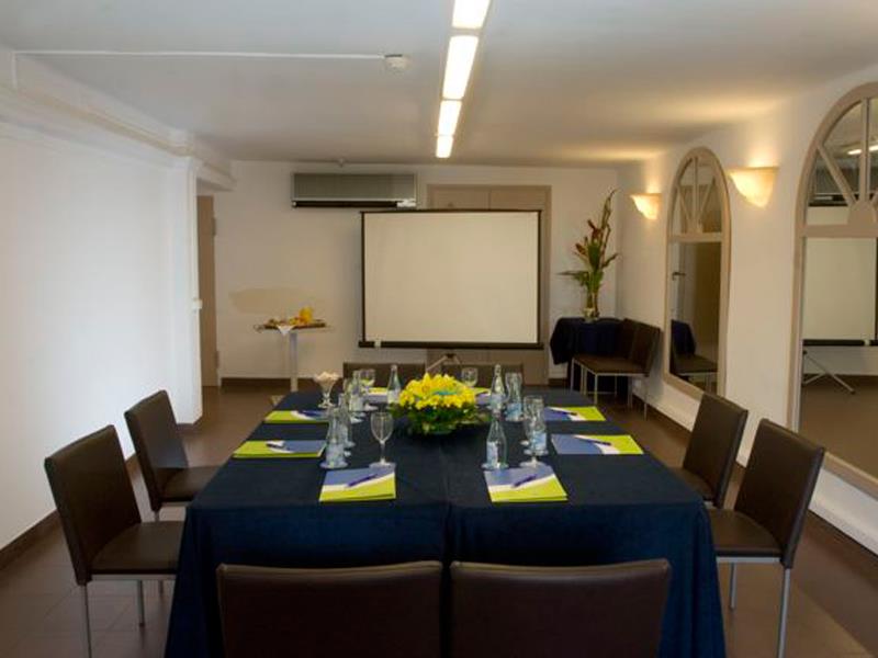 Hotel Subur