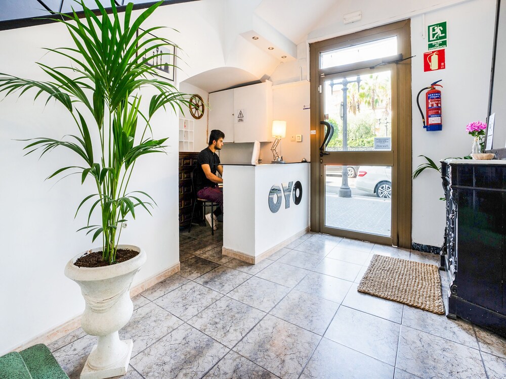 Hostal Patio de la Luna by OYO Rooms