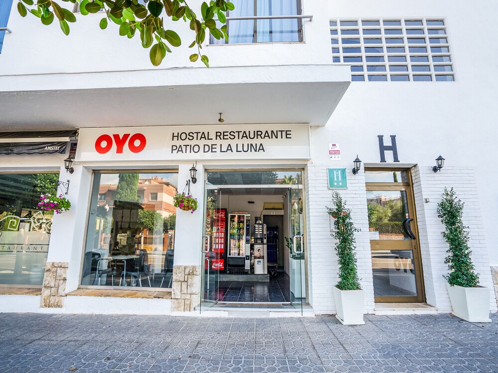 Hostal Patio de la Luna by OYO Rooms