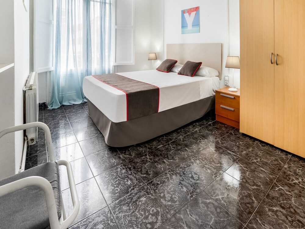 Hostal Patio de la Luna by OYO Rooms