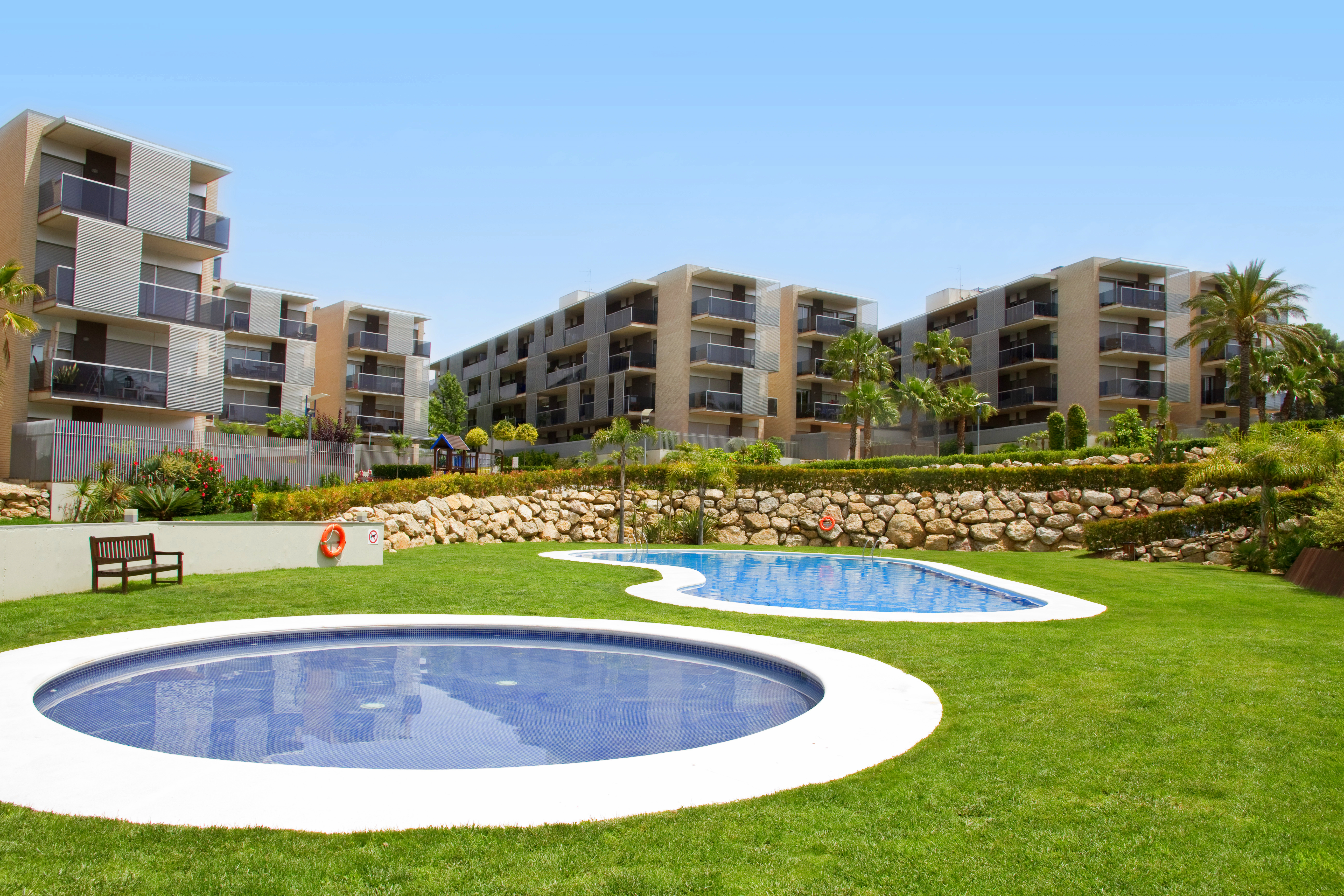 Rentalmar Families Paradise Village