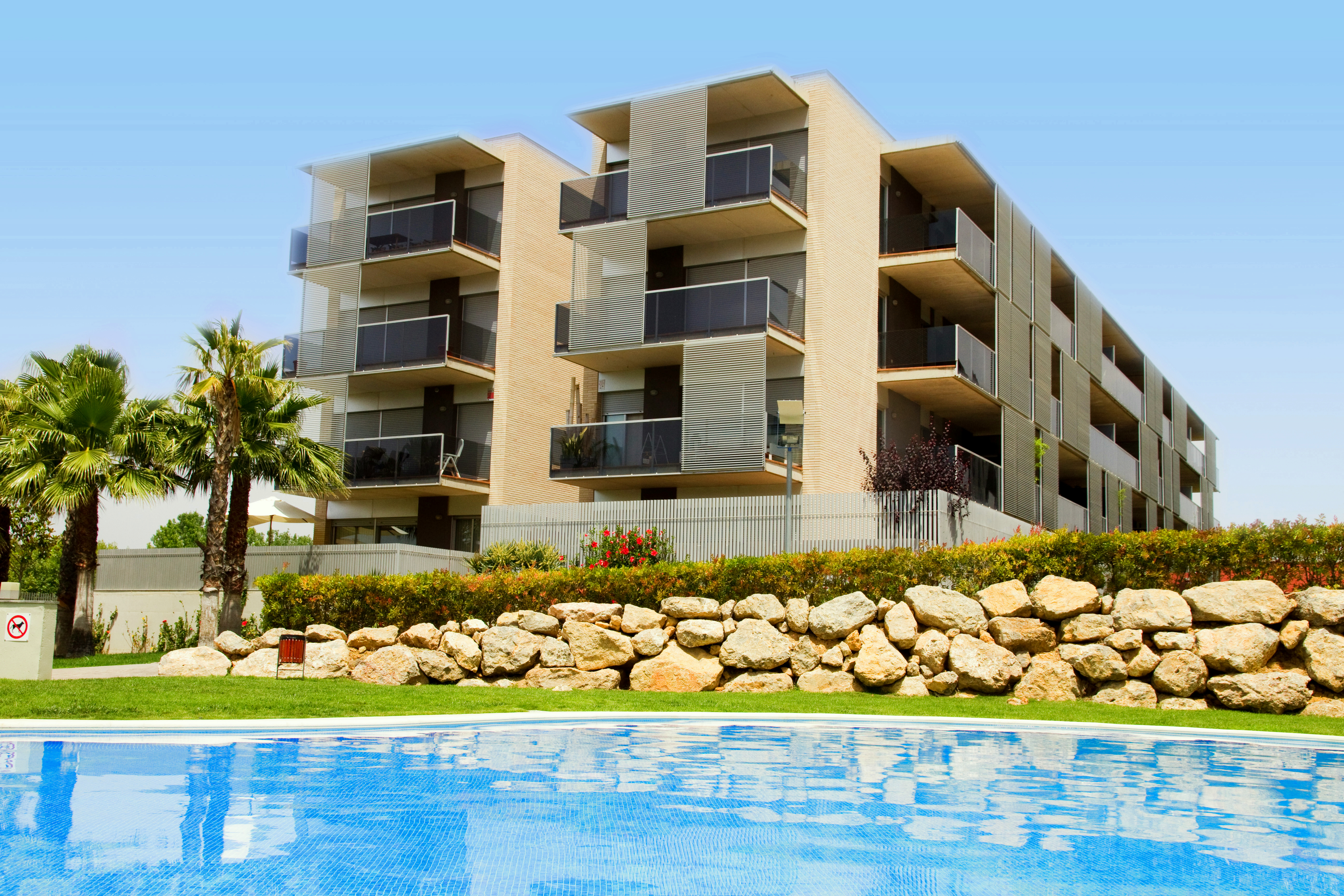 Rentalmar Families Paradise Village