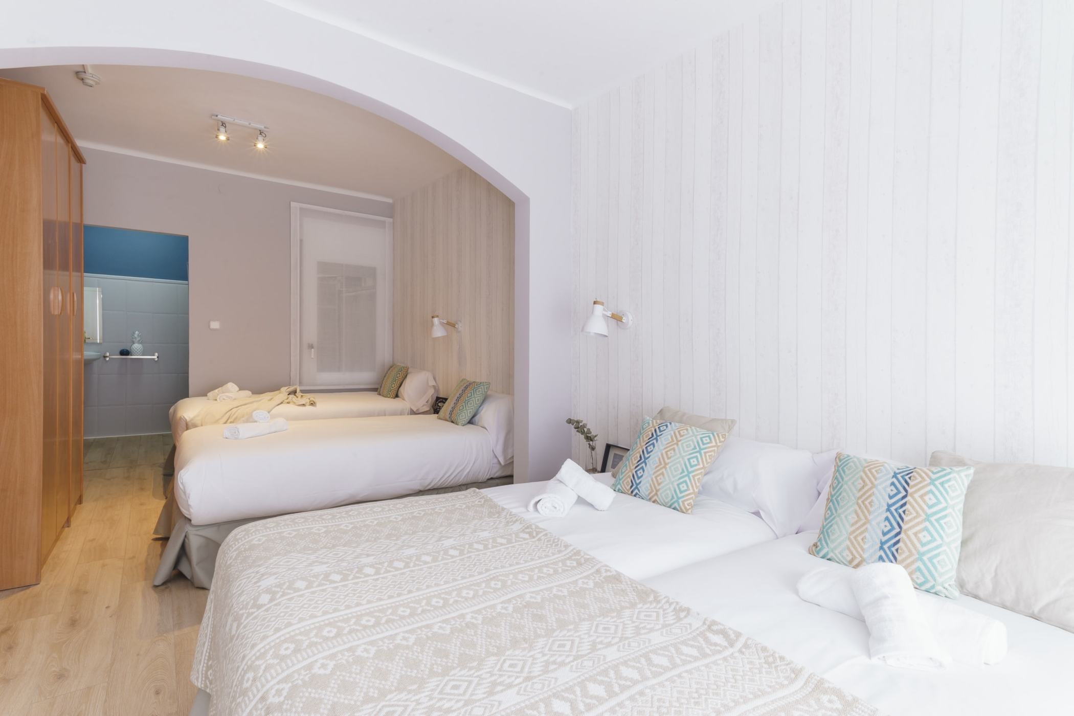Mumm by Pillow