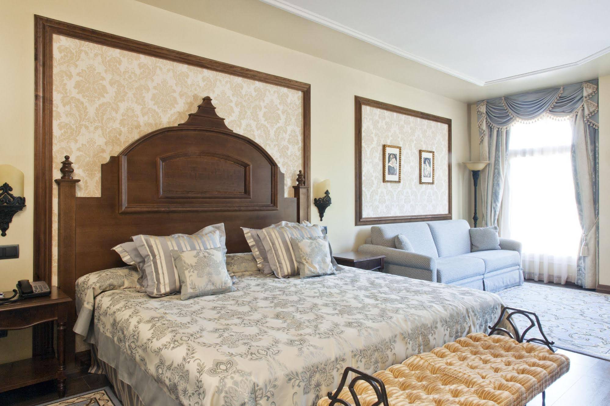 Hotel Mansión de Lucy at PortAventura World