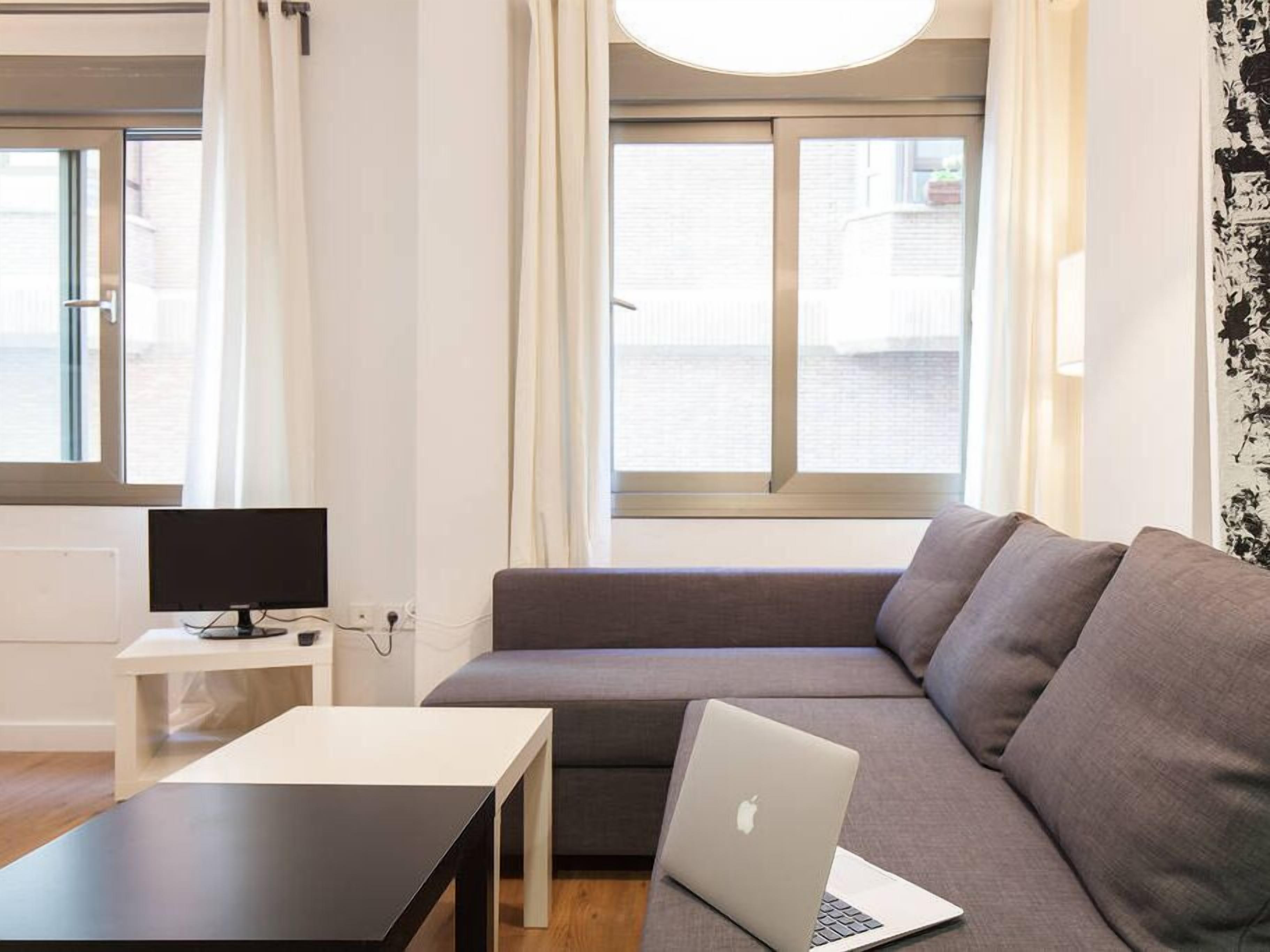 Apartamentos Click