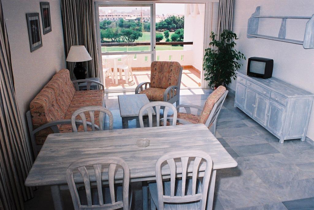 Apartamentos Golf Center Pueblo