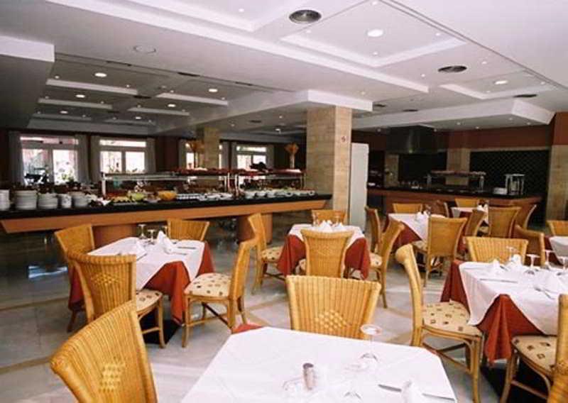 Apartamentos Golf Center Pueblo