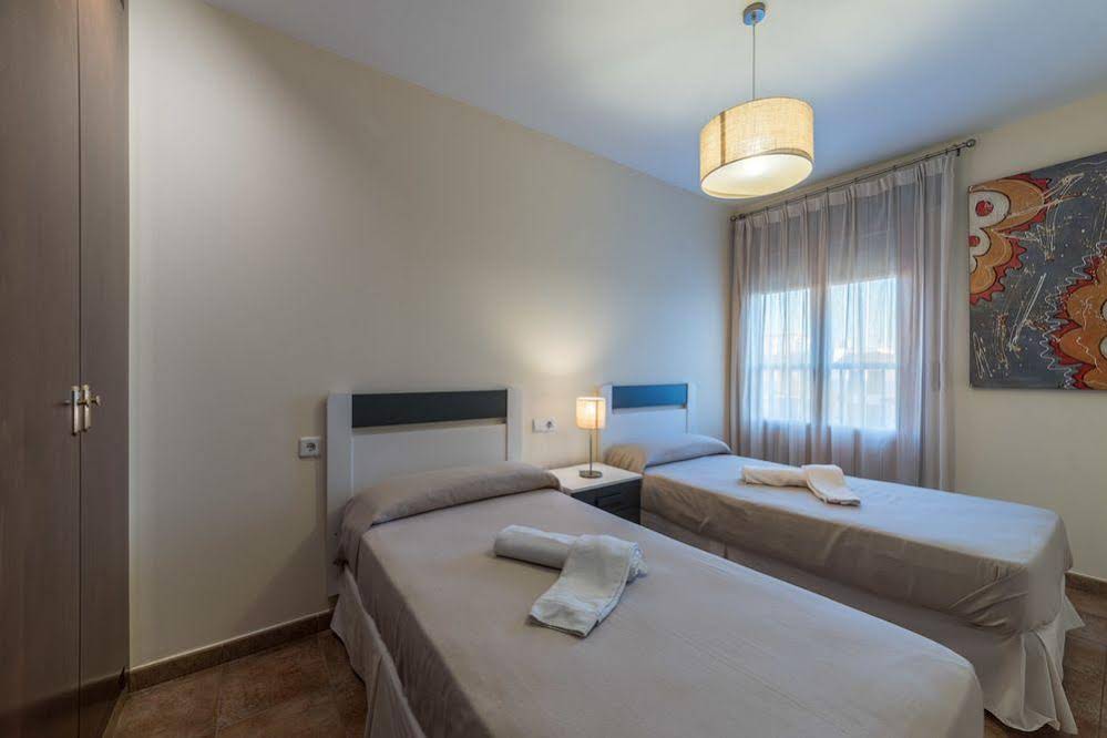 Conjunto Residencial Las Encinas by Costaluz Apartamentos