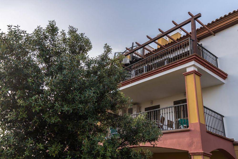 Conjunto Residencial Las Encinas by Costaluz Apartamentos