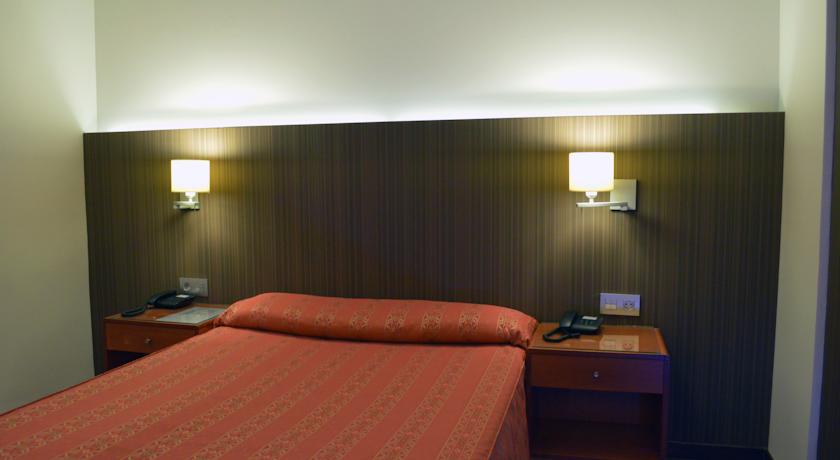 Hotel De Francia y París