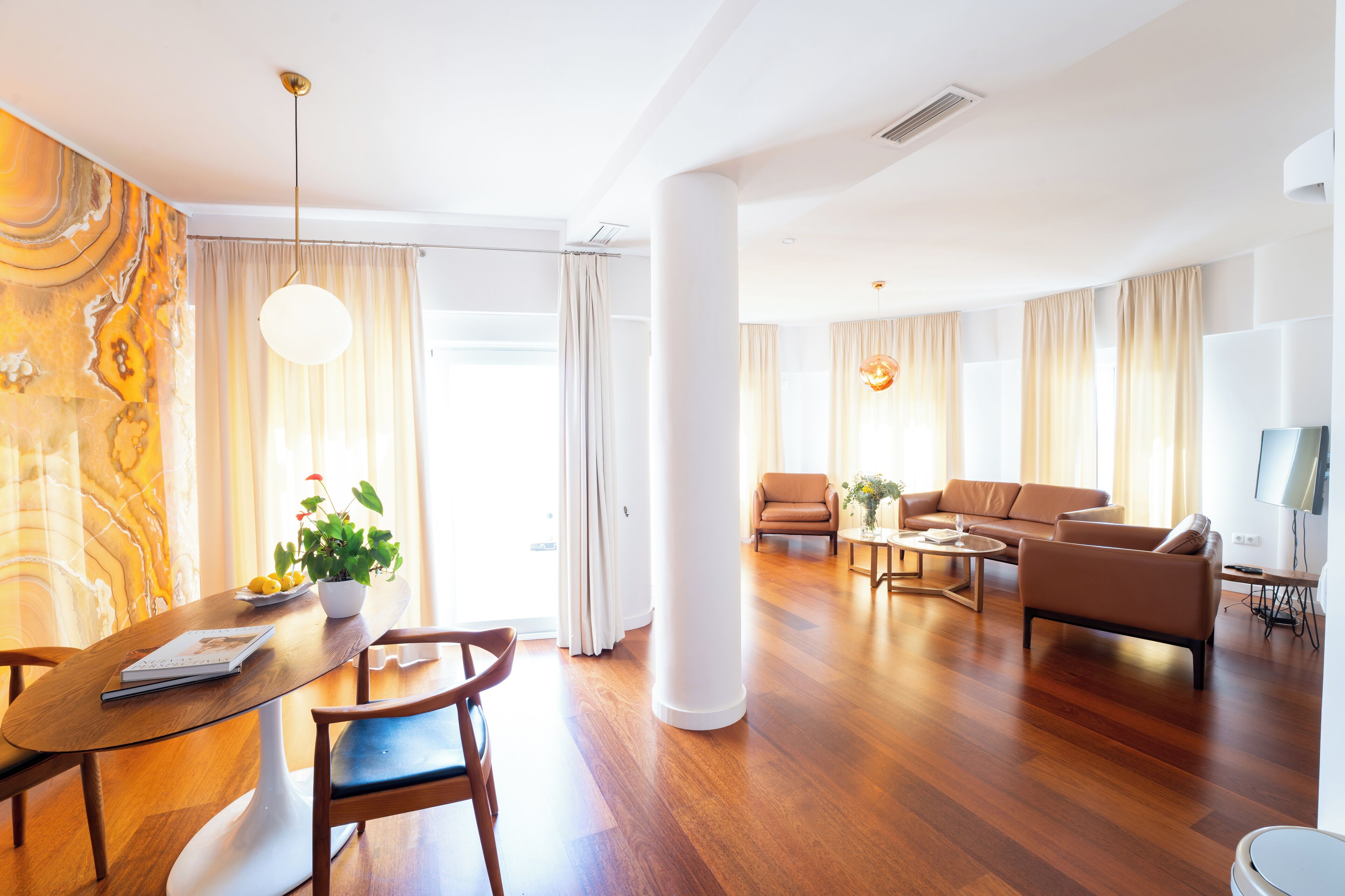 Plaza Mina Suites