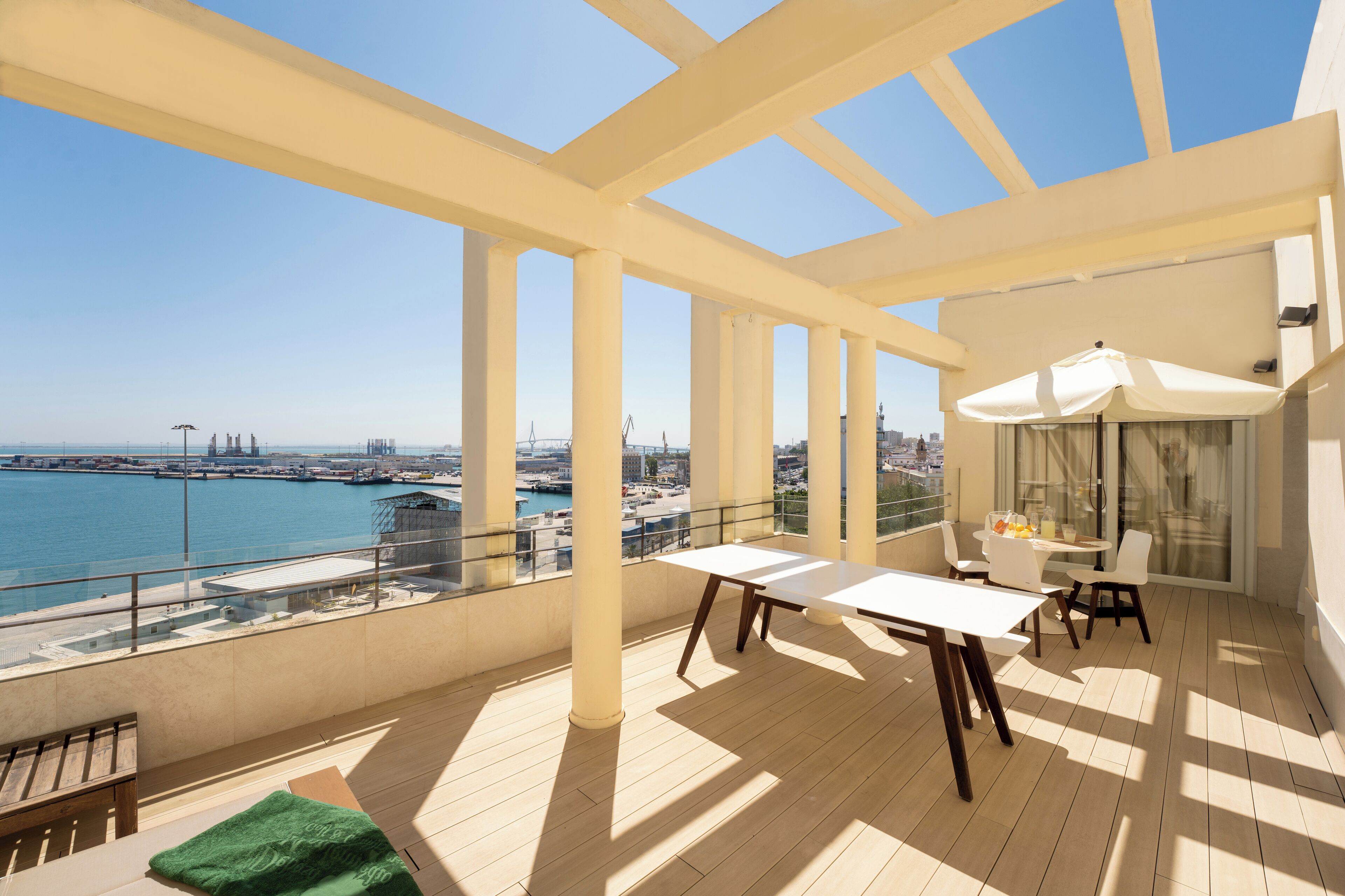 Plaza Mina Suites