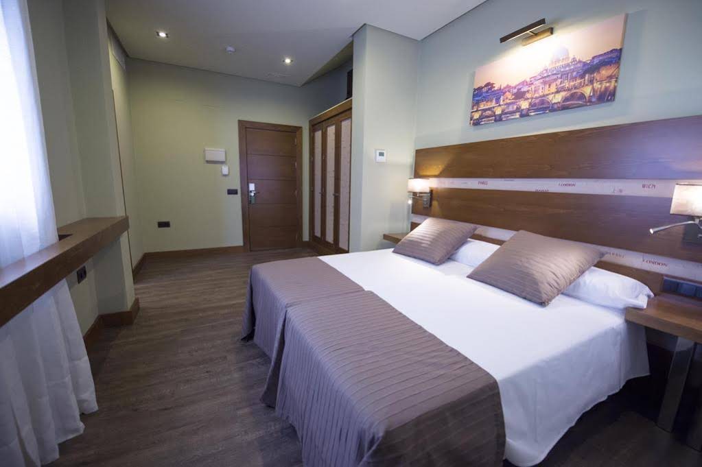 Ferreira Hostal