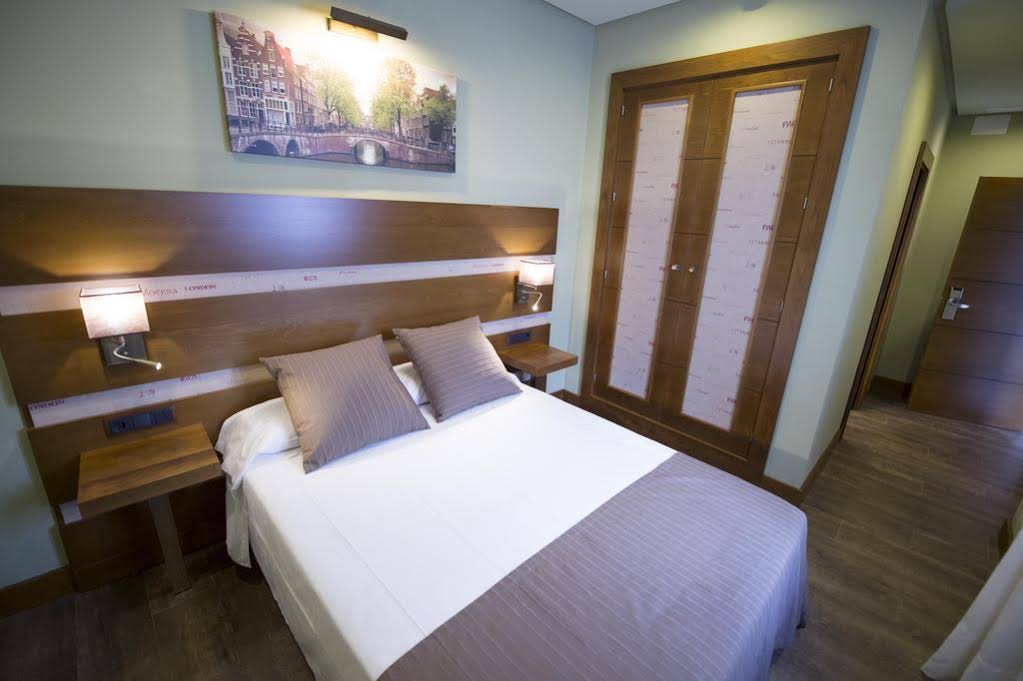 Ferreira Hostal
