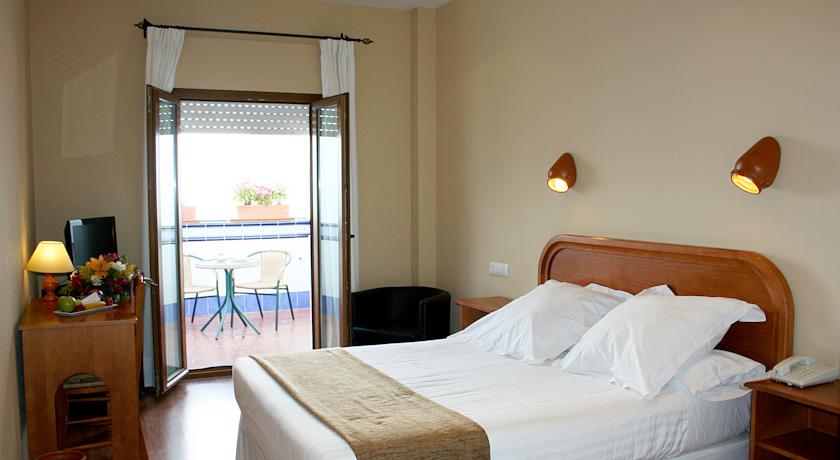Hotel Los Cantaros