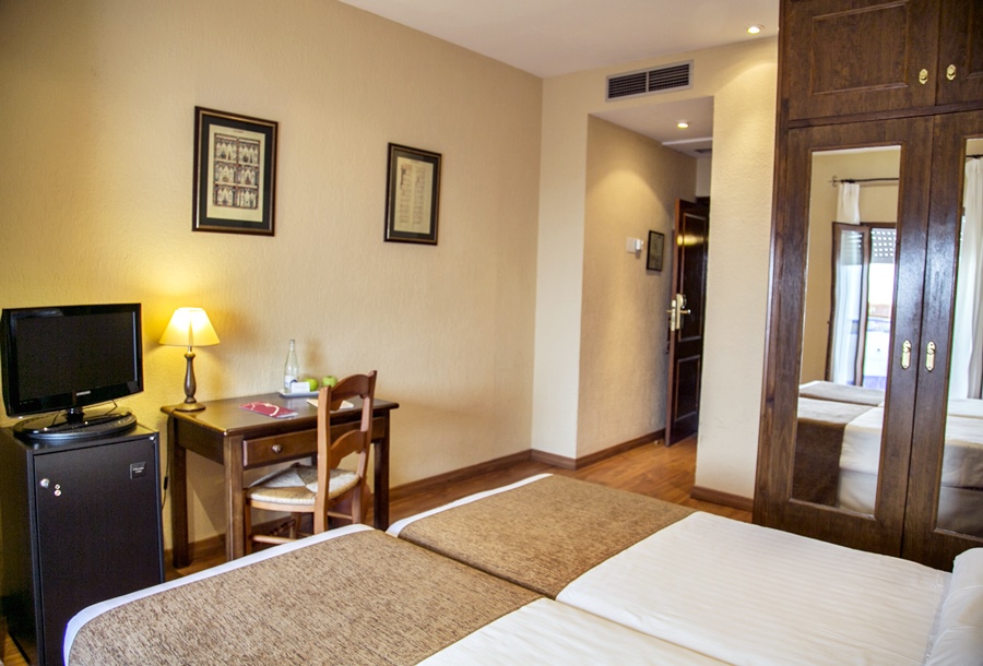 Hotel Los Cantaros
