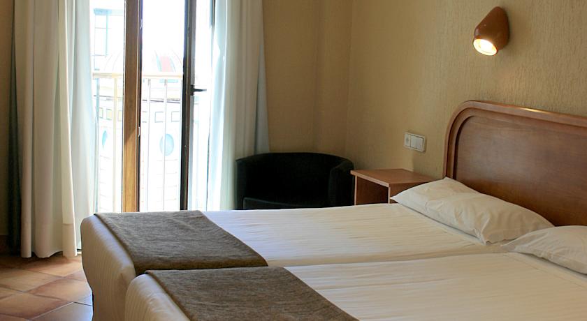Hotel Los Cantaros