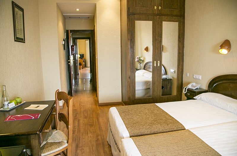 Hotel Los Cantaros