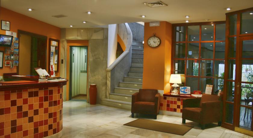 Hotel Los Cantaros