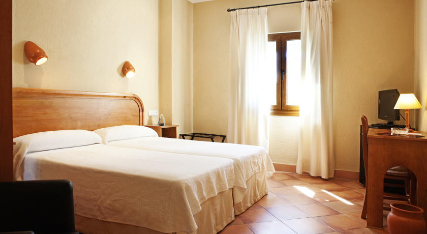 Hotel Los Cantaros