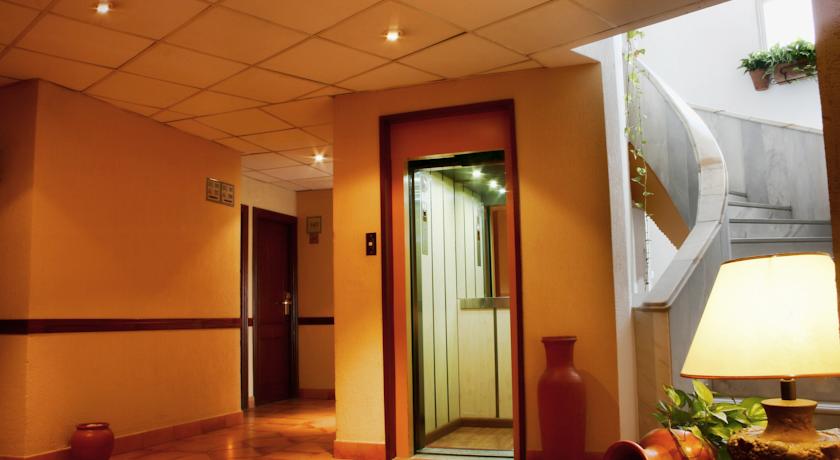 Hotel Los Cantaros