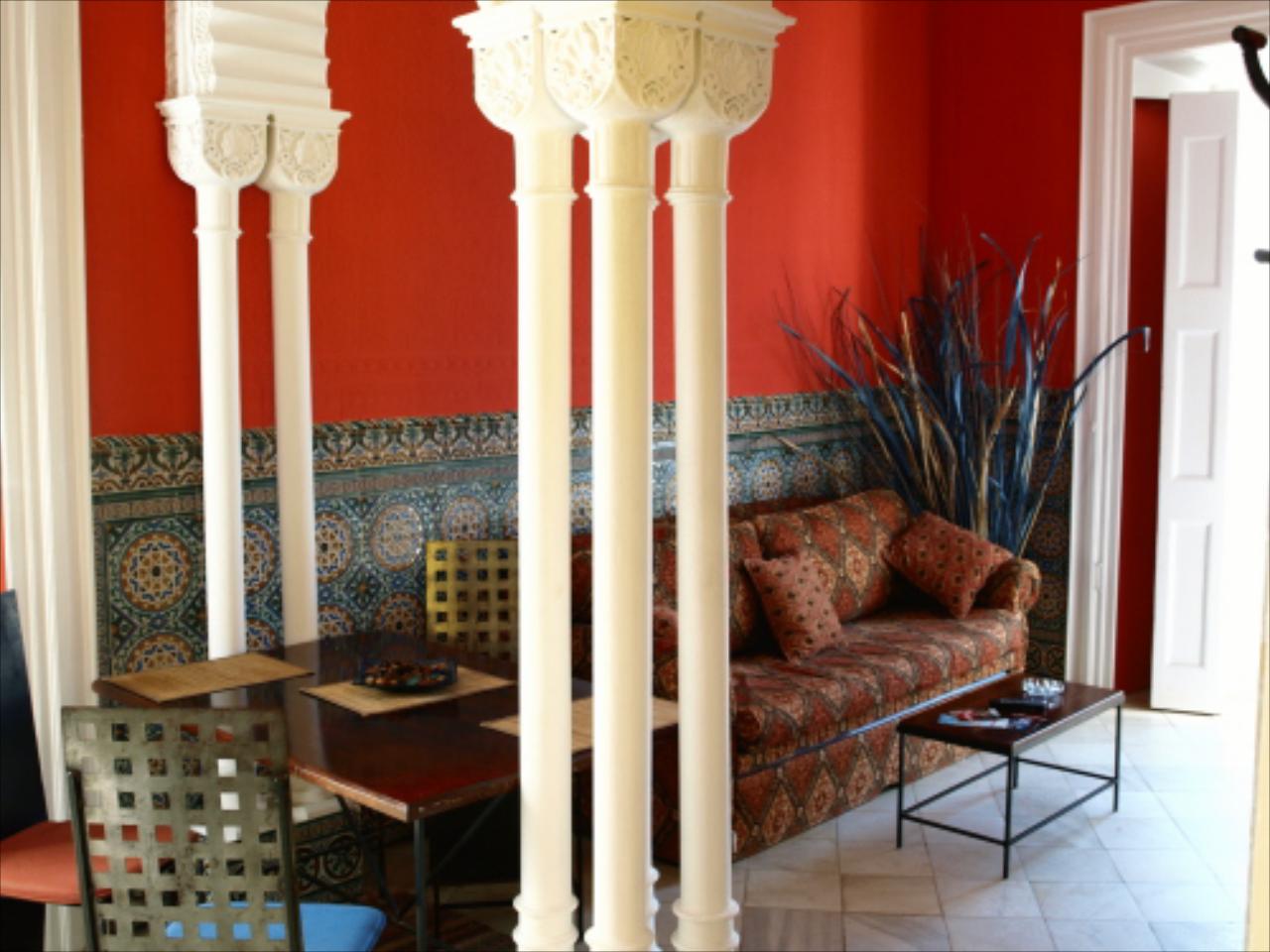 La Casa Amarilla
