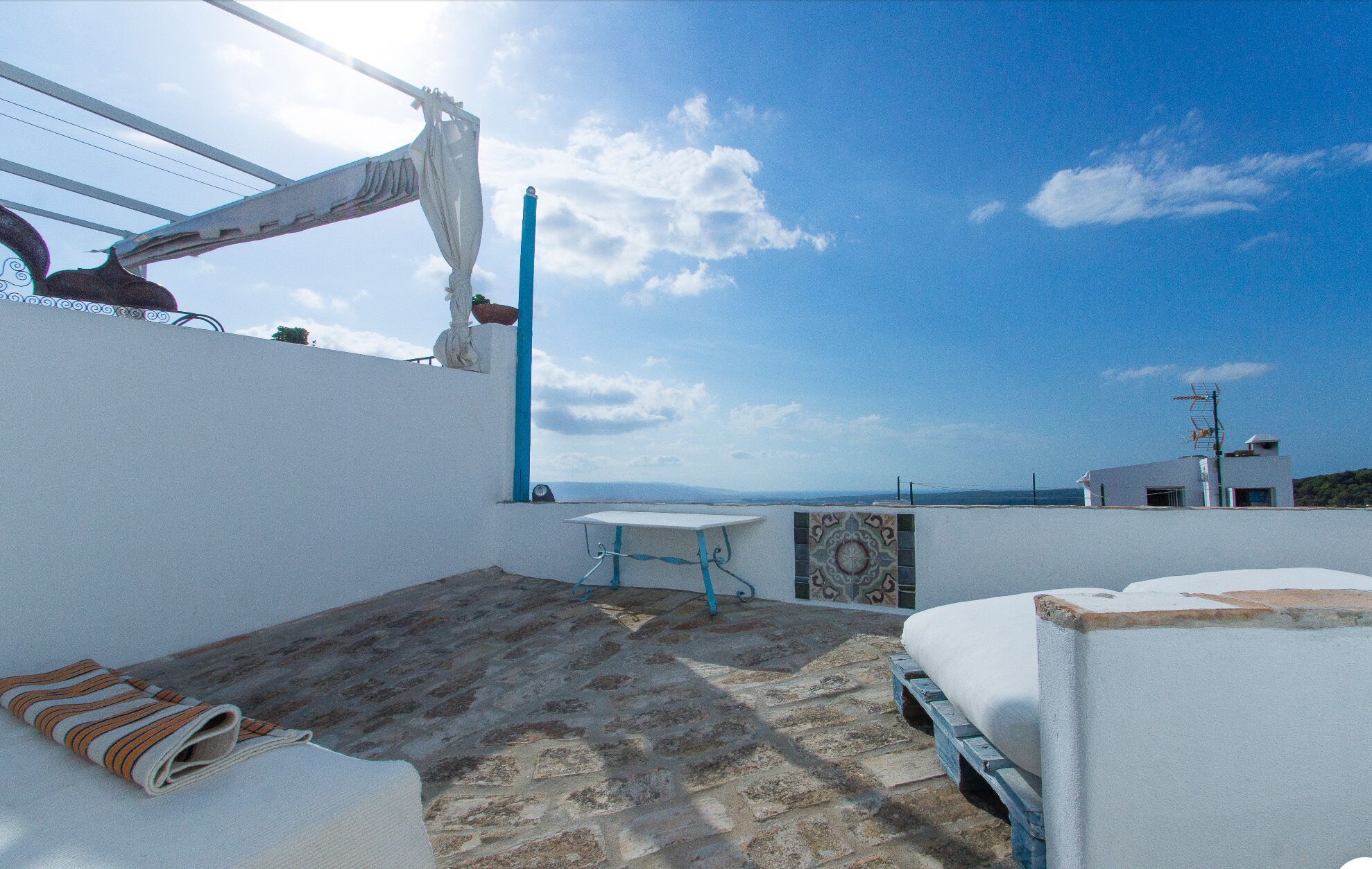 Casa la Fuente by Casas Vejer Debra