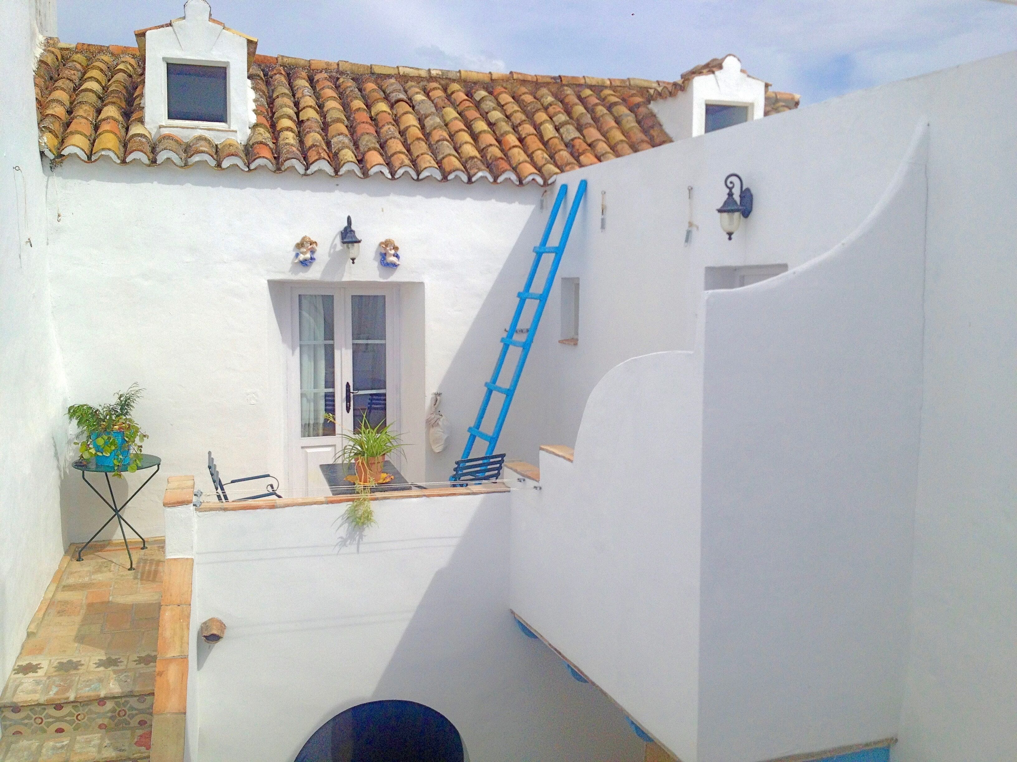 Casa la Fuente by Casas Vejer Debra
