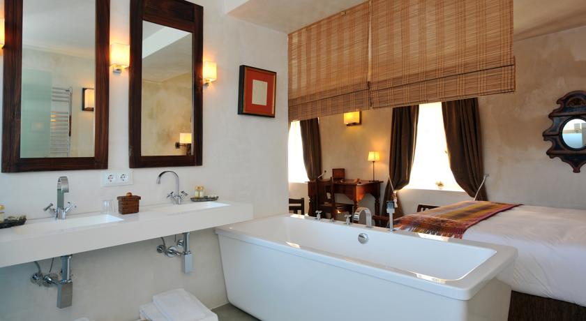 Hotel V...