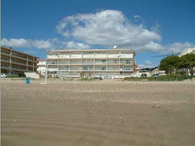 Apartamentos Irta Playa 3000