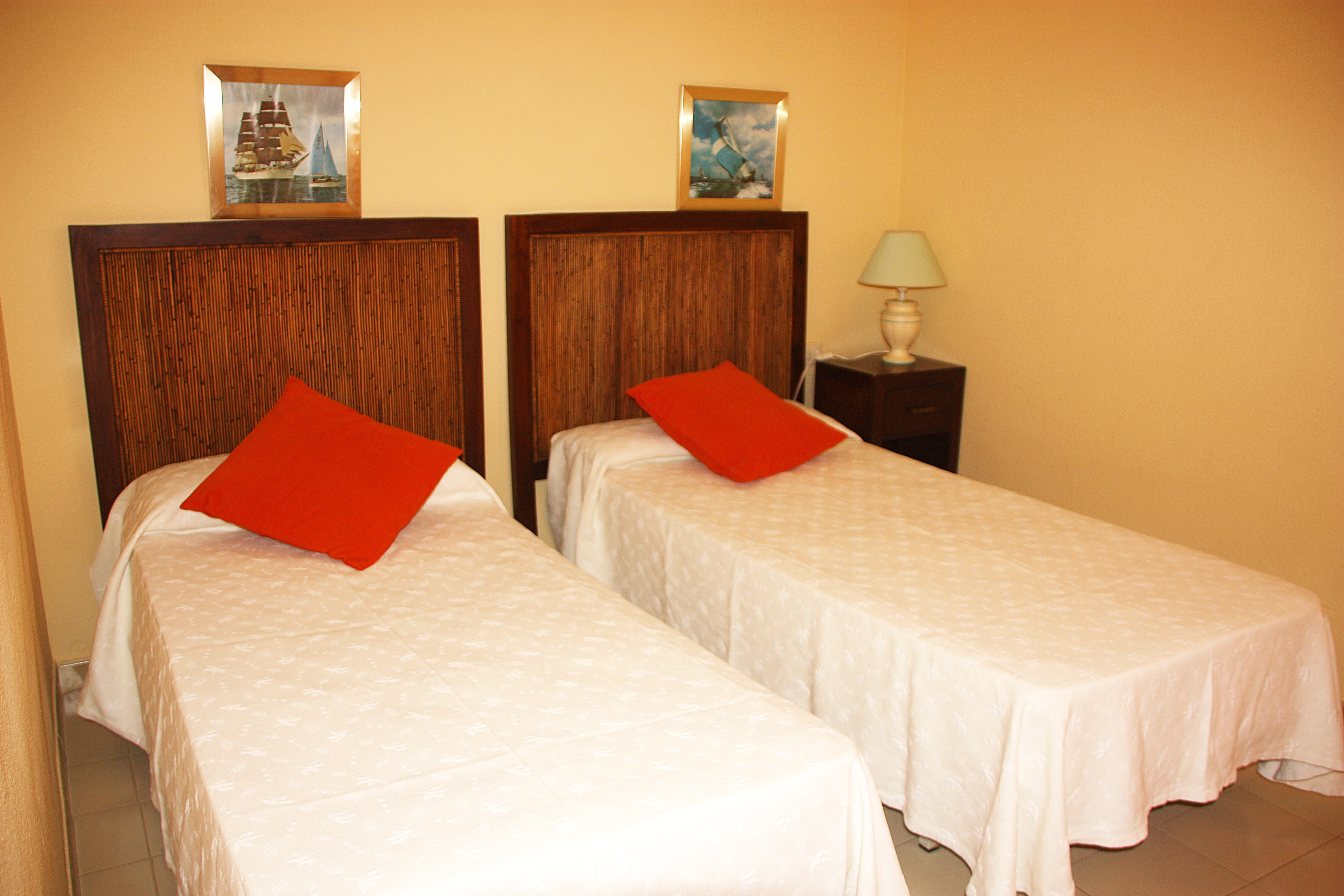 Apartamentos Habitat Playa Romana 3000