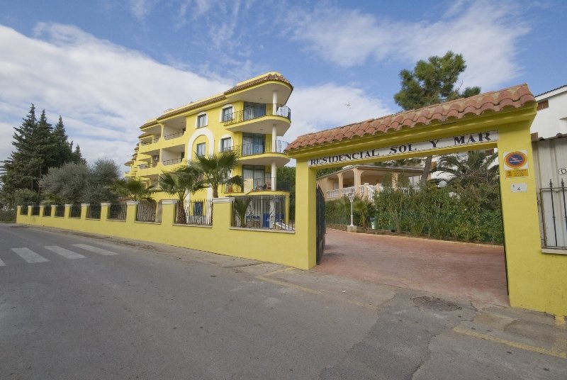 Apartamentos Sol y Mar 3000