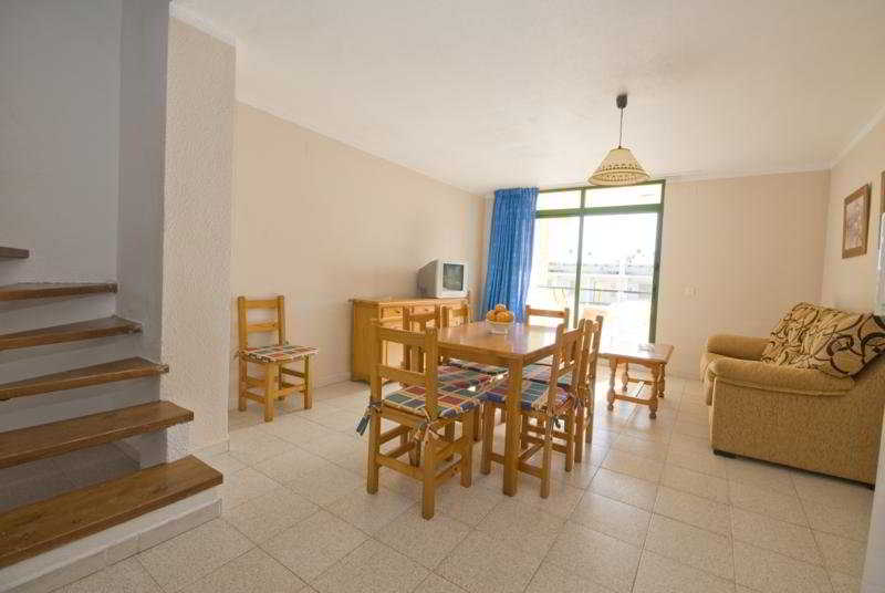 Apartamentos Sol y Mar 3000