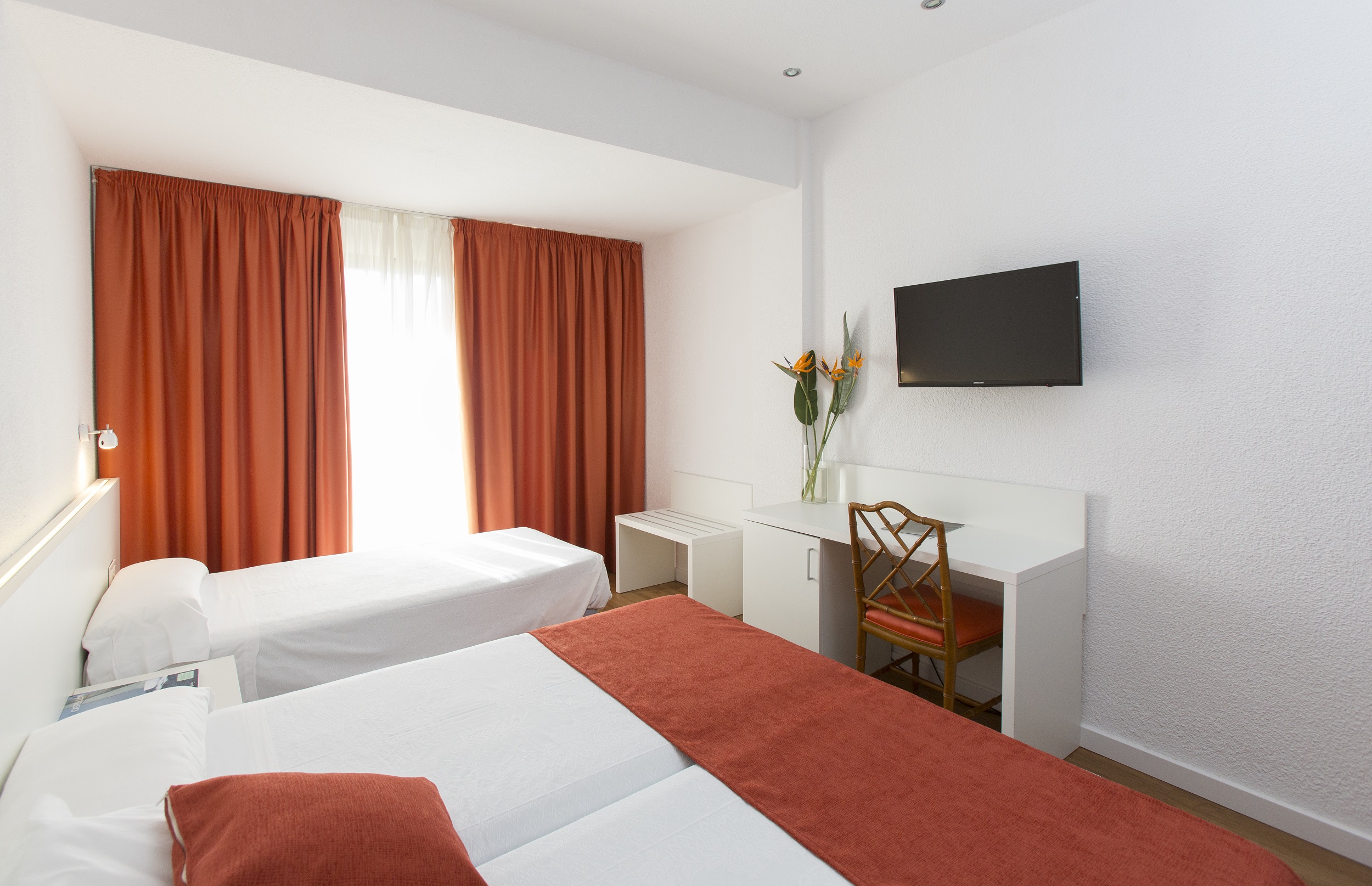 Hotel Intelier Orange