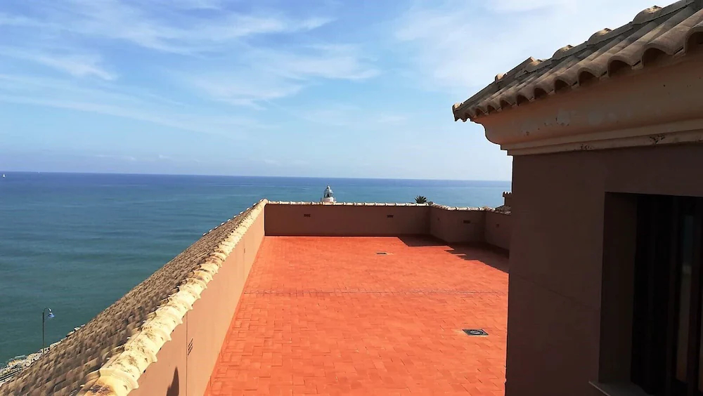 Aparthotel El Faro