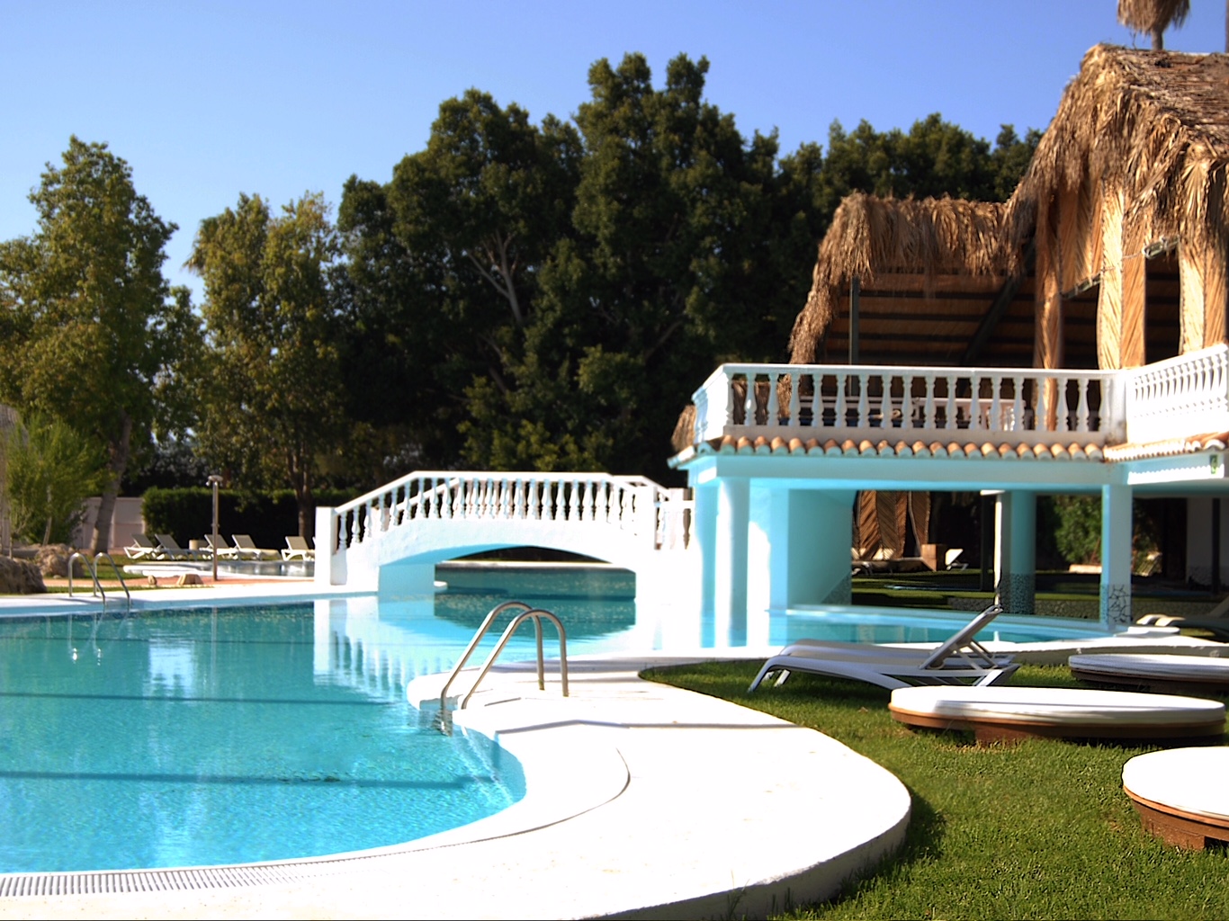 TU&ME Resort