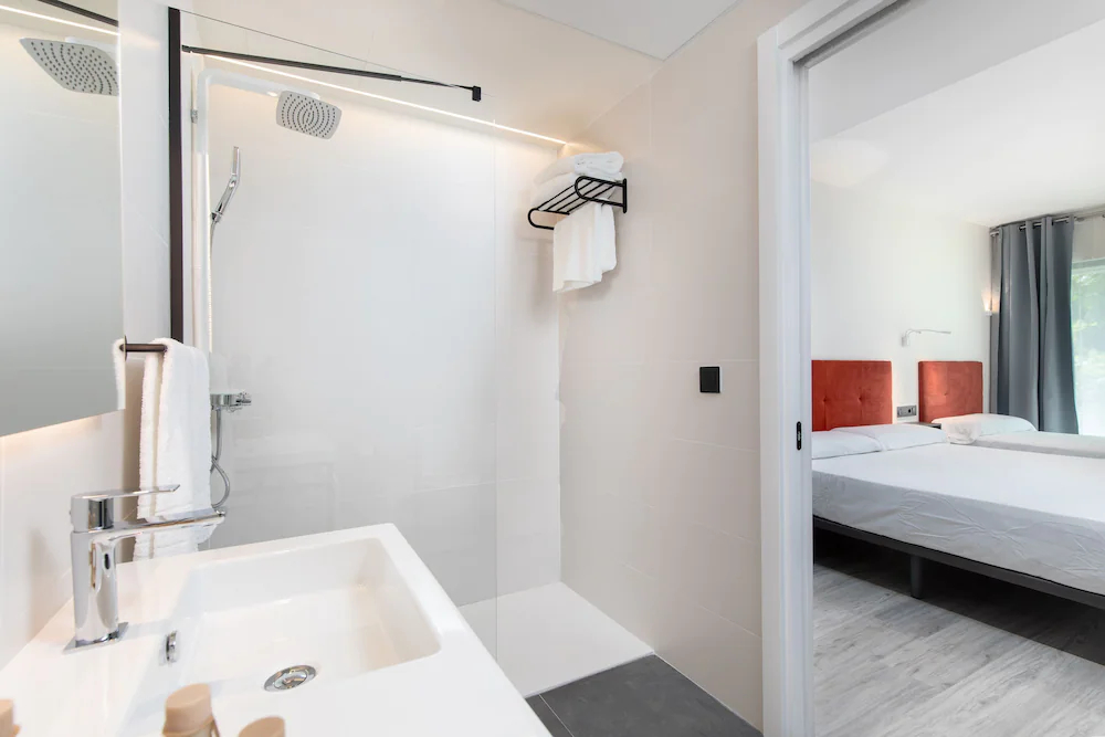 Arena Zone Hotel & Cafe