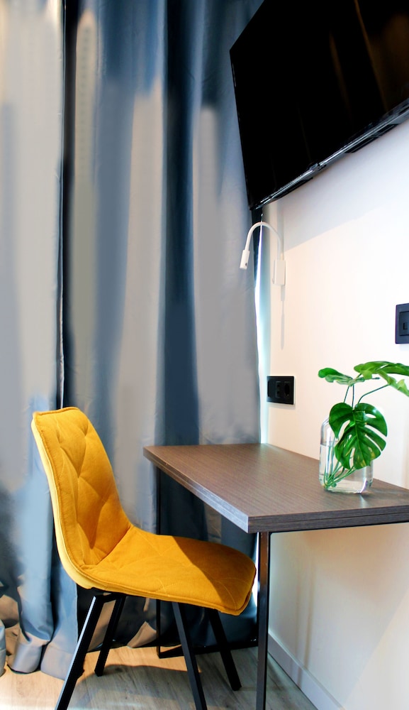 Arena Zone Hotel & Cafe