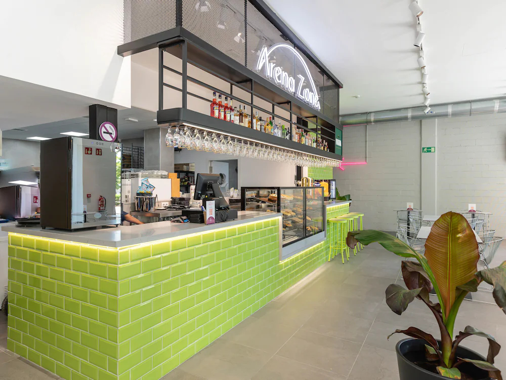 Arena Zone Hotel & Cafe