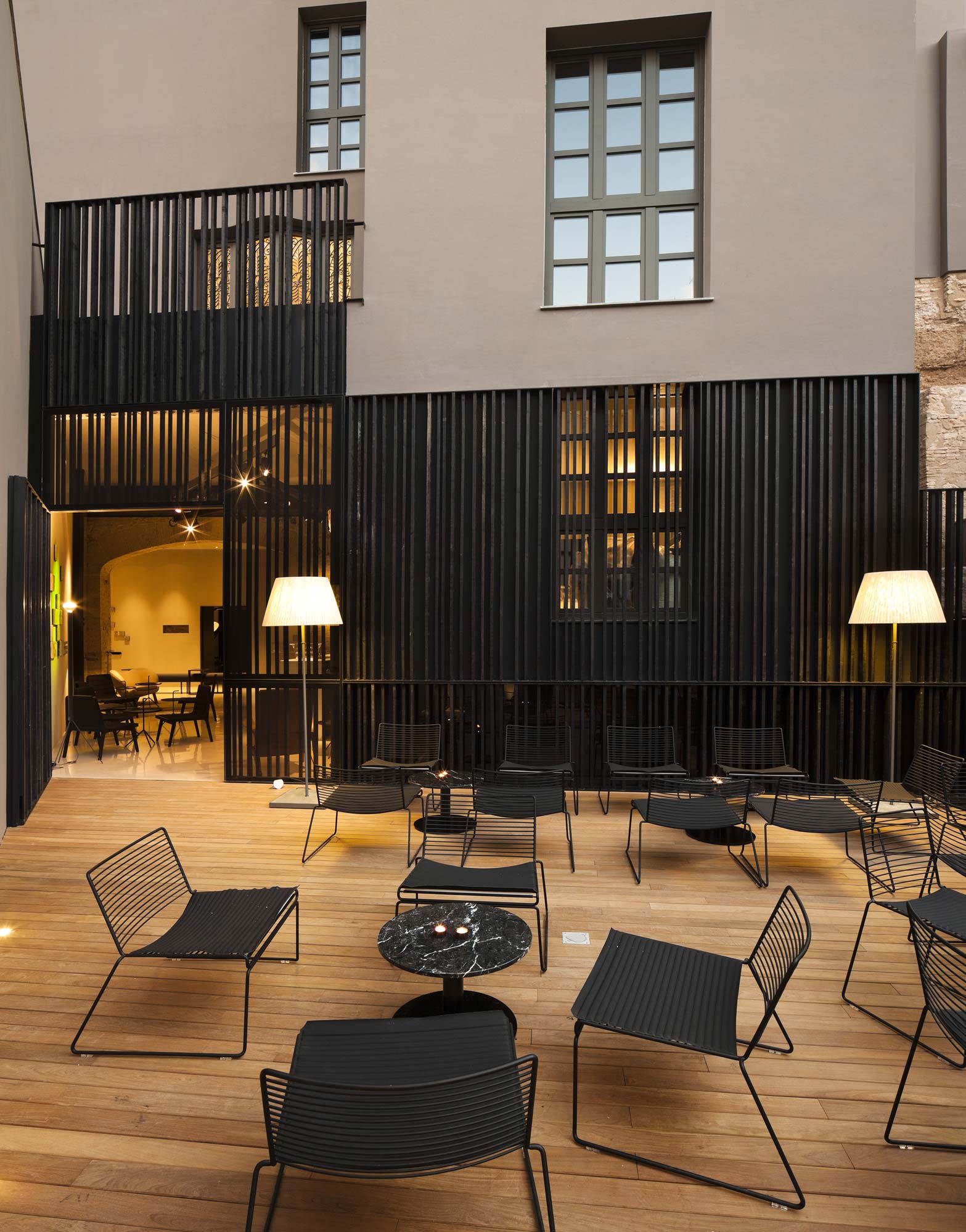 Caro Hotel