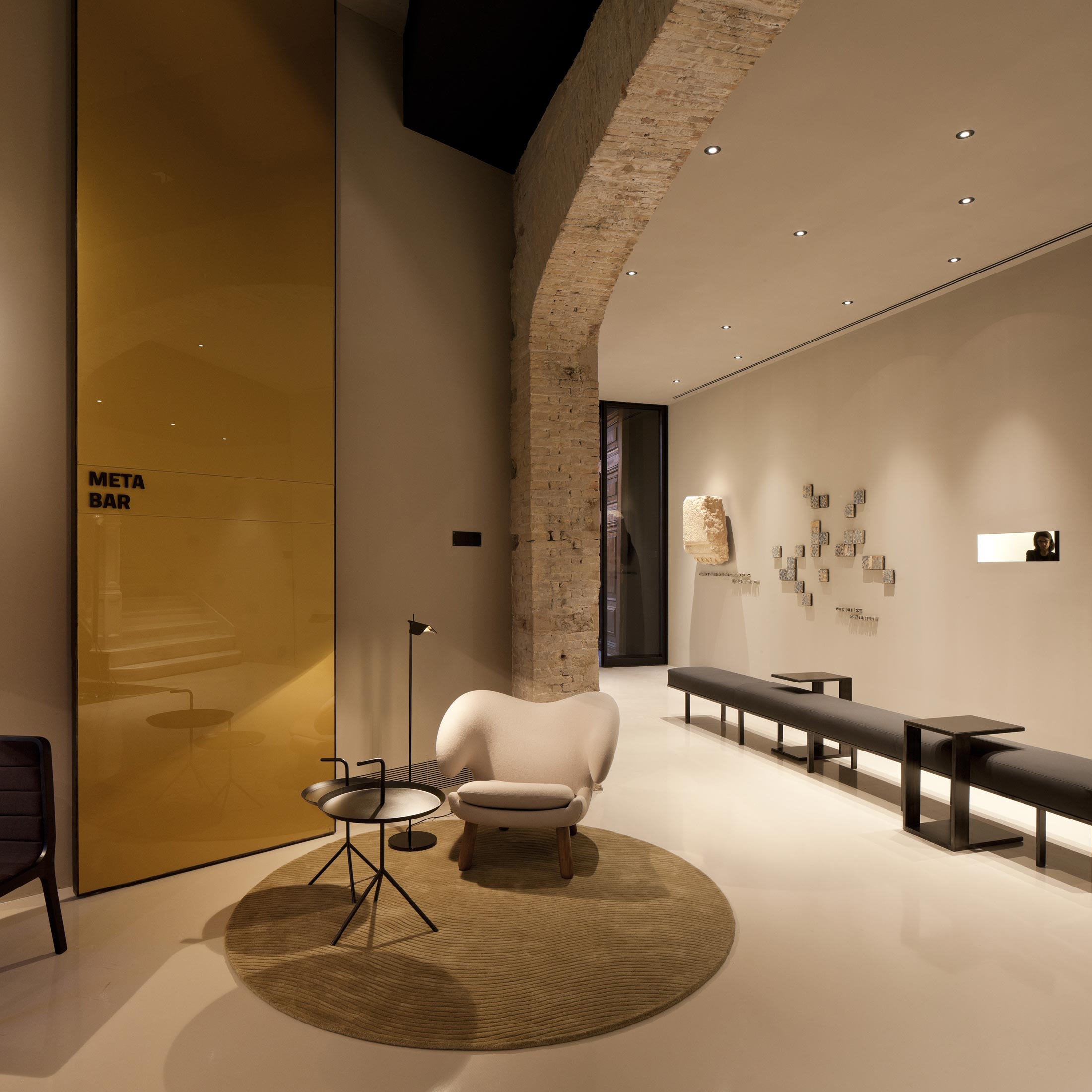 Caro Hotel