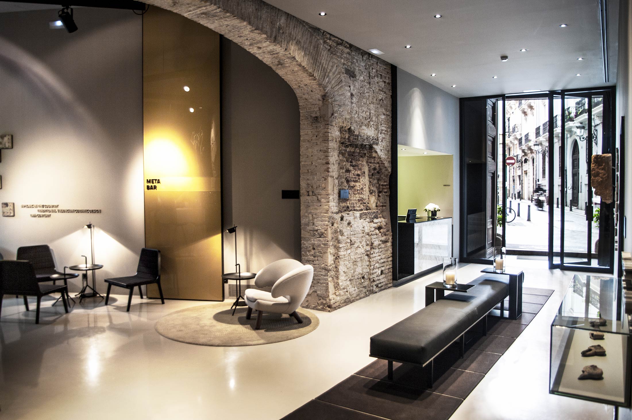 Caro Hotel