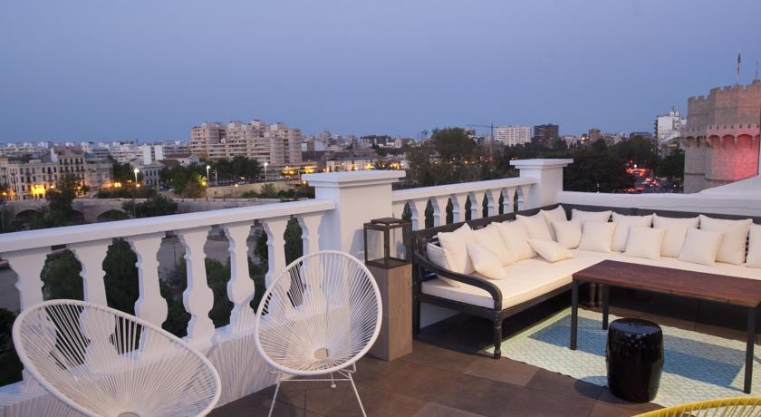 Blanq Carmen Hotel