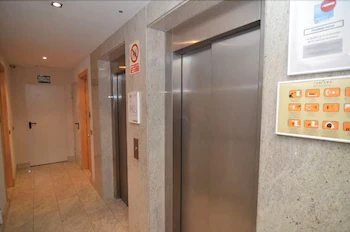 Galileo Flats - Palacio de Congresos