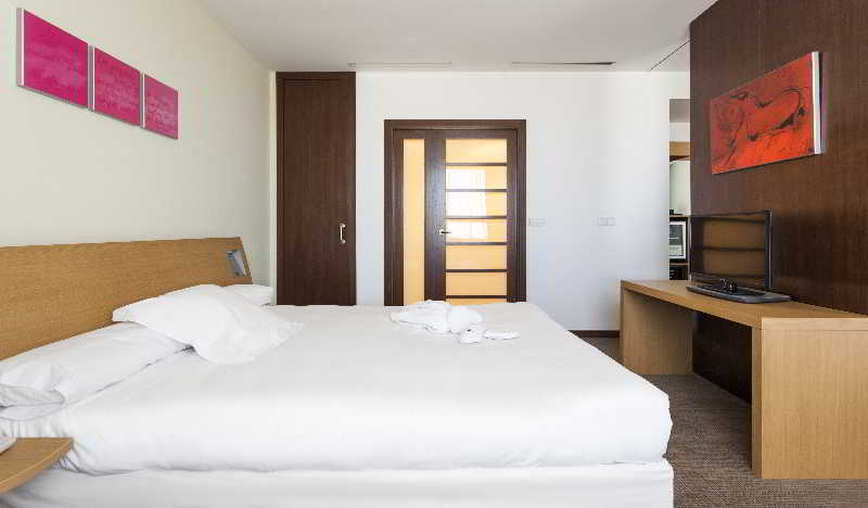 Hotel ILUNION Valencia 4