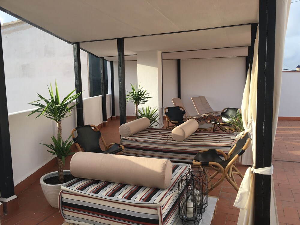 MD Design Hotel Portal Del Real