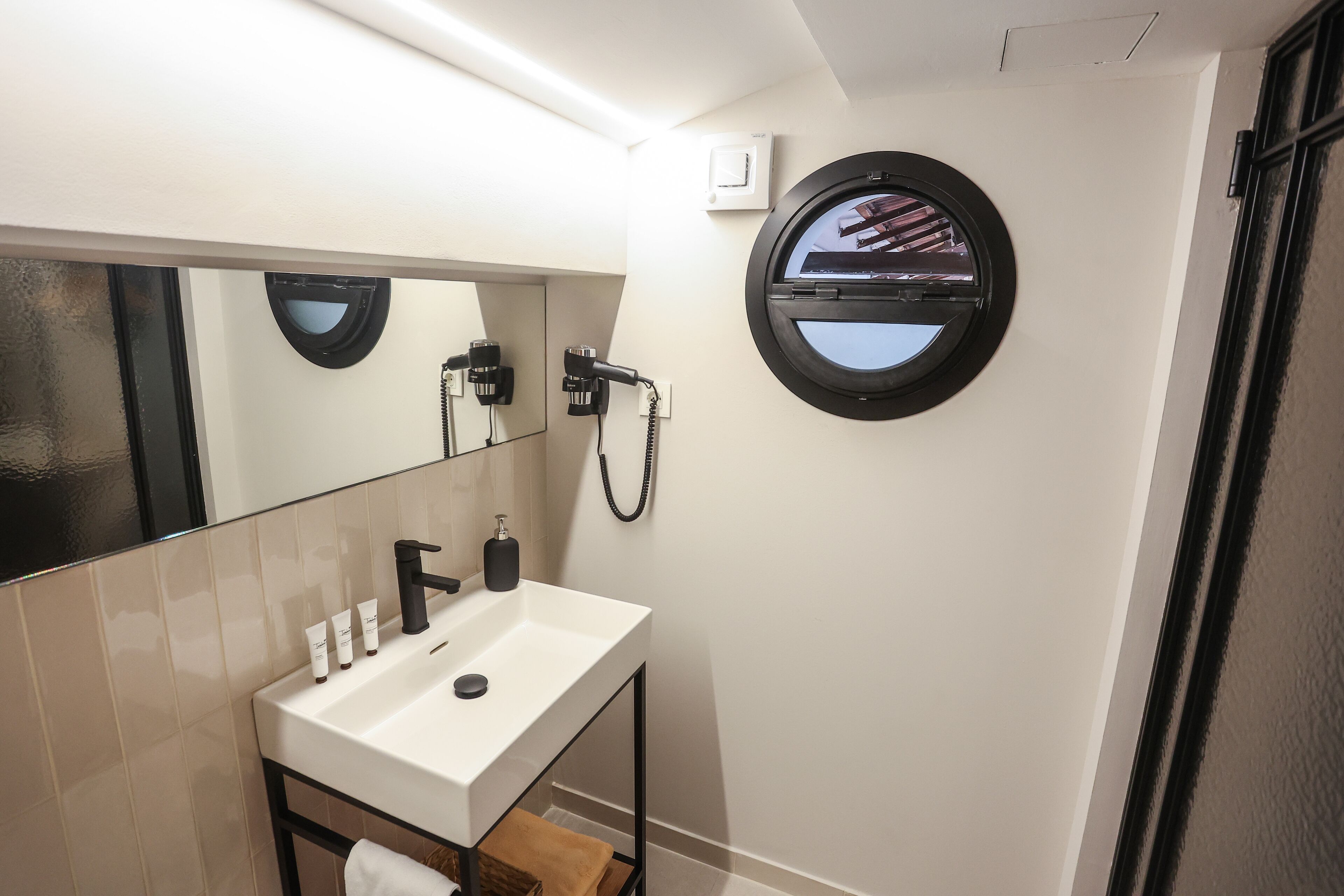 Mythic Boutique Bed & Breakfast