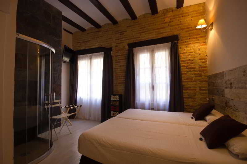 Suites Boutique Jardines del Montornés